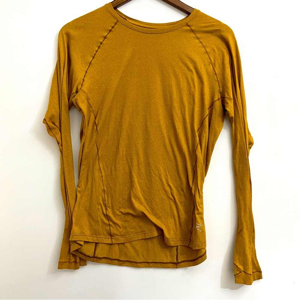 Arc’teryx Tolu top